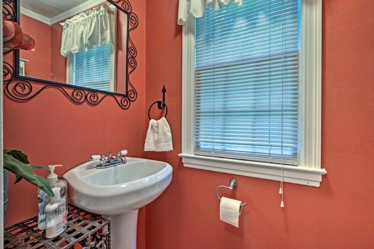 Historic Essex Home With Large Yard Near Downtown! Exterior foto